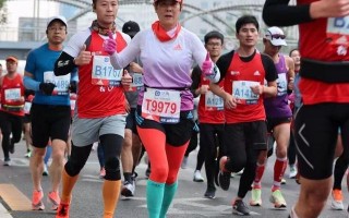 慢跑姥姥：一家三口的跑者