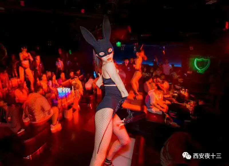 西安酒吧蹦迪简直太有眼福了，美女太“OPEN”-第6张图片