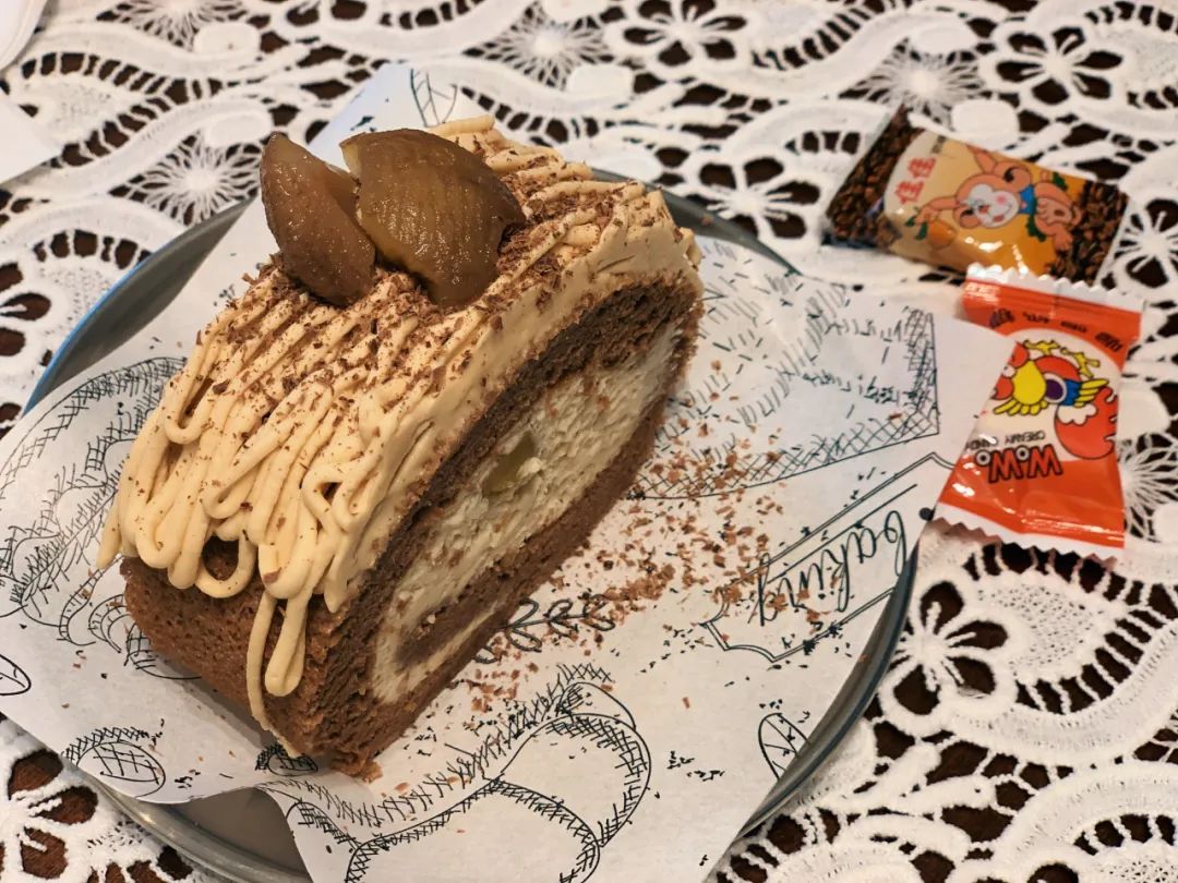 西安人熟悉的钟楼小区,纹身酒吧、复古咖啡,还有宝藏美食 第28张