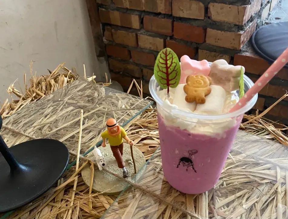 西安人熟悉的钟楼小区,纹身酒吧、复古咖啡,还有宝藏美食 第39张