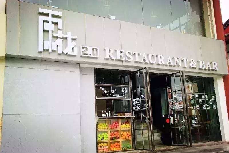 西安一家根据裙子长短打折的店，这里全是超短裙小姐姐-第3张图片
