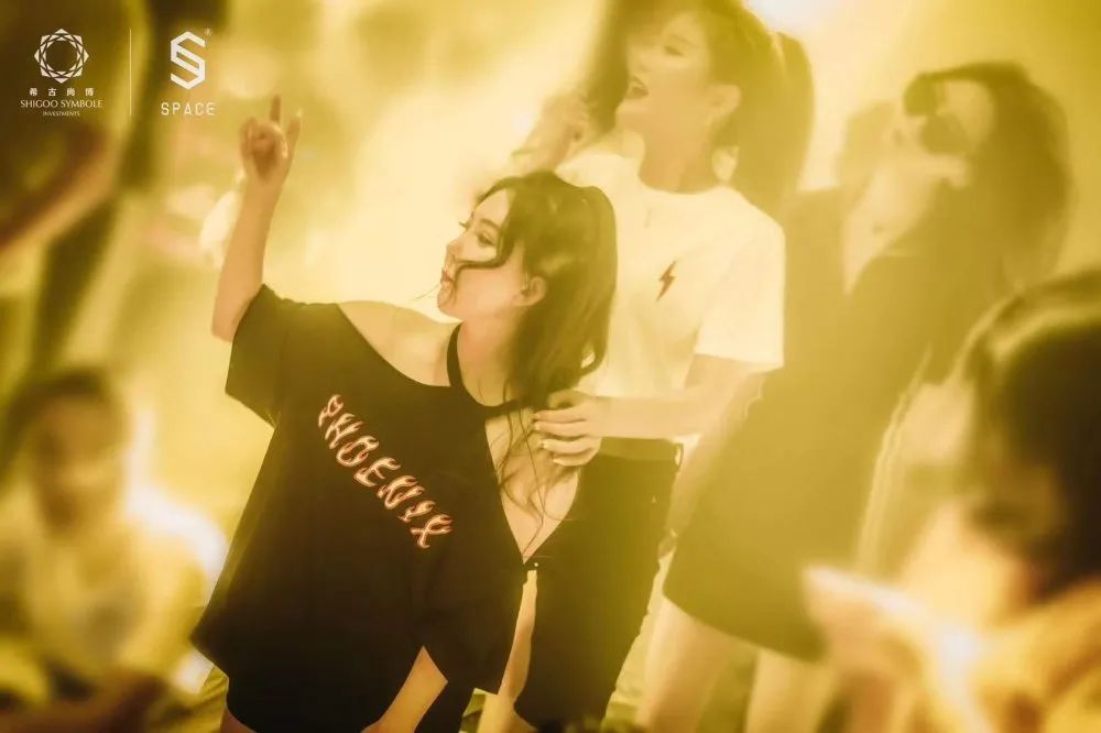 西安现在最火的酒吧推荐：西安Super miami酒吧-第10张图片