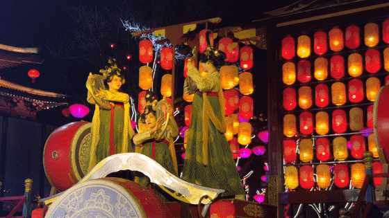 西安 足浴按摩 大唐(“不倒翁小姐姐”带火的大唐不夜城)  第7张