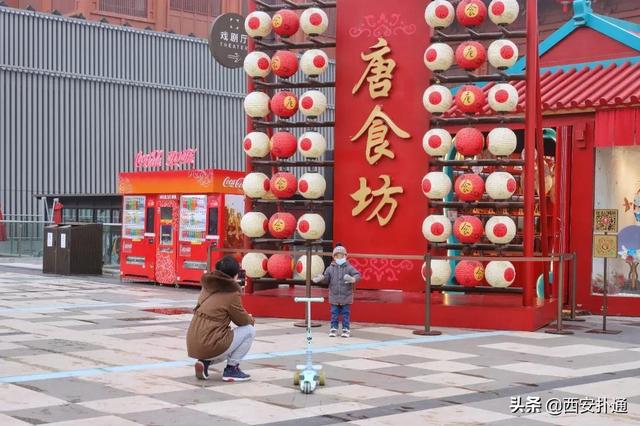 西安 足浴按摩 大唐(“不倒翁小姐姐”带火的大唐不夜城)  第17张