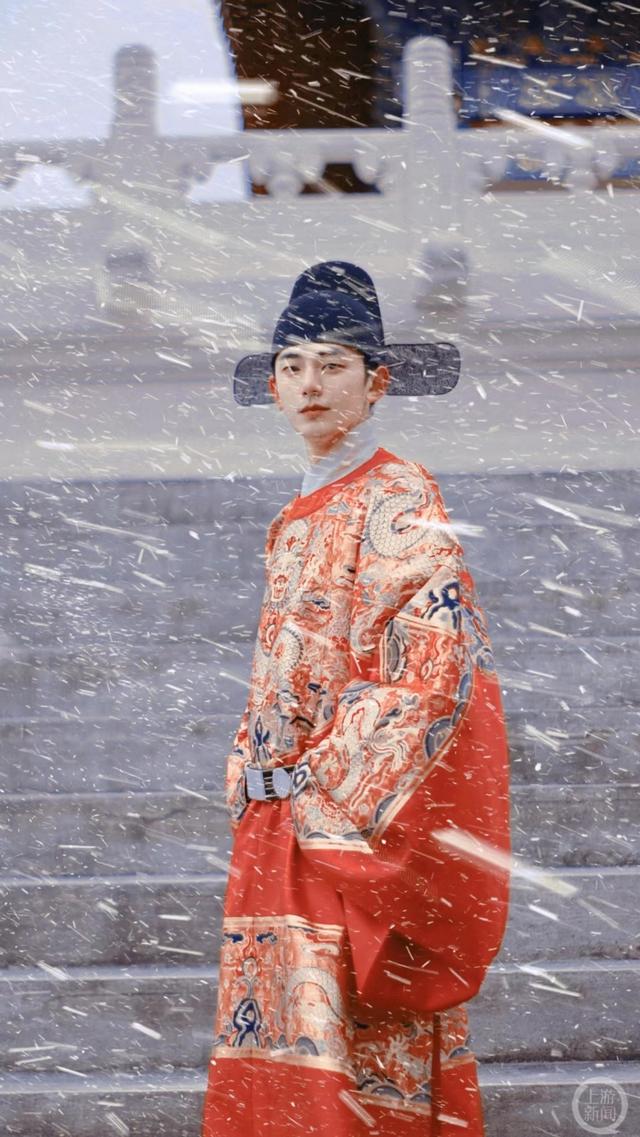 西安按摩足浴义乌(25岁义乌小伙拍汉服视频成网红)  第3张