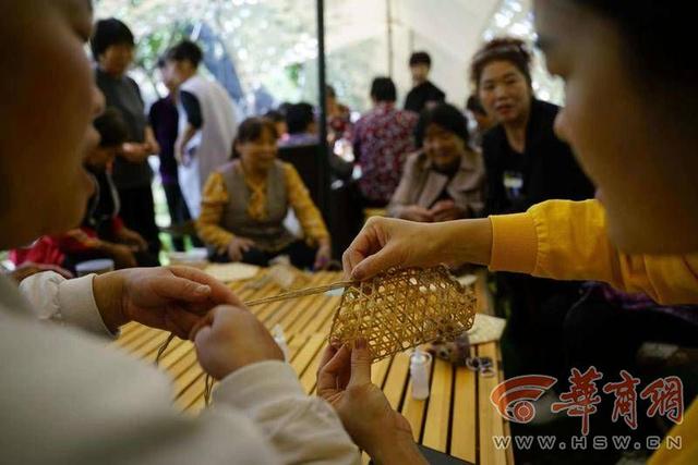 西安长安足浴按摩店(“三秦巧娘”手工坊带领妇女激发“指尖经济”) 第1张