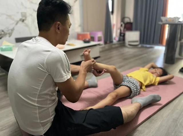 西安梦都足浴按摩(危险的“下腰”) 第3张
