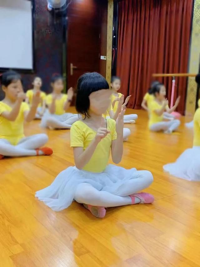 西安梦都足浴按摩(危险的“下腰”) 第5张