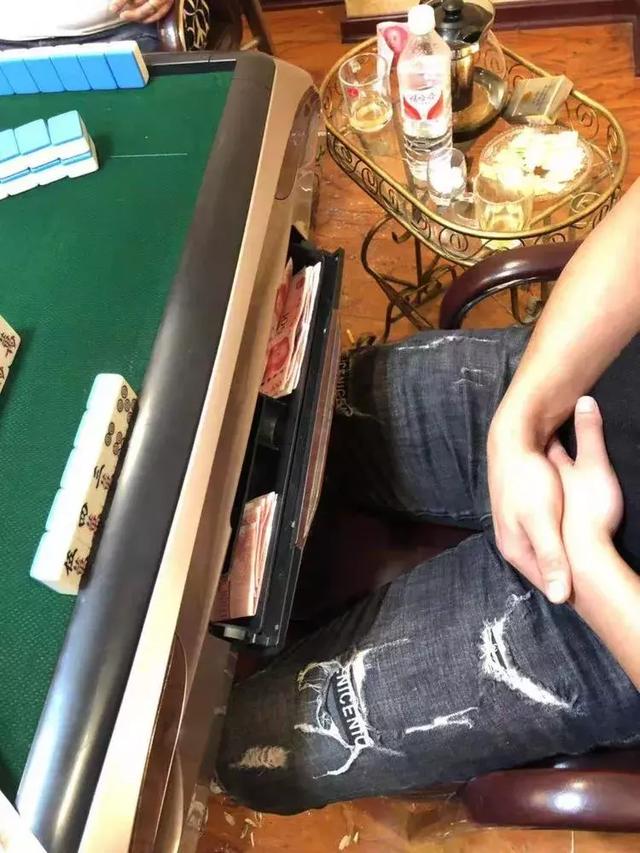 西安韦曲足浴按摩(西安公安长安分局韦曲派出所行政拘留八名赌博违法人员)  第4张