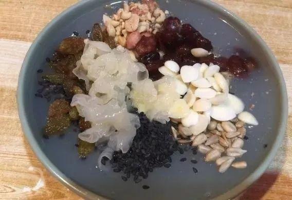 西安太原路足浴按摩(这些加起来超200岁的小店) 第10张