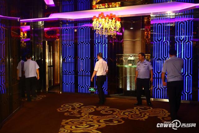 西安市严打足浴按摩场所(西安警方夜查270家娱乐场所) 第1张