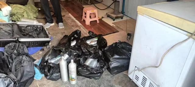 西安市足浴按摩店抓捕(西安警方在北郊阁老门村附近打掉一个吸食贩卖“笑气”团伙) 第4张