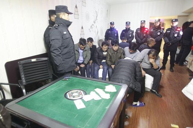 万达附近足浴按摩西安市场(未央百余名警力突击夜查万达广场周边重点场所) 第10张