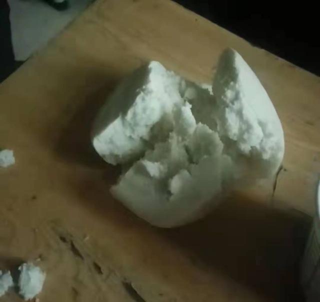 有人只剩两把面条,因一碗米饭和一句趁热吃吧 第3张