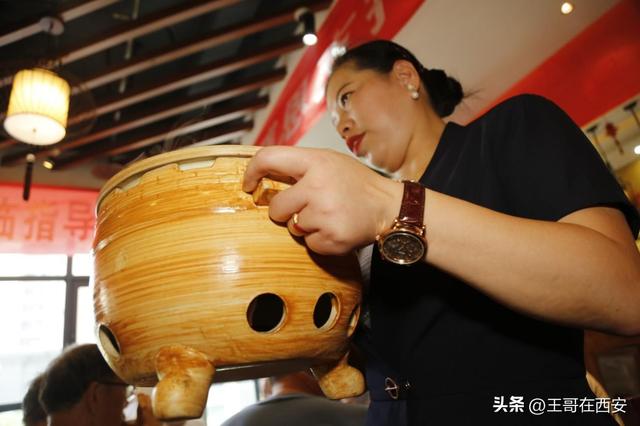 西安餐饮名店小江南举办十年庆典感恩大回馈抽奖活动,西安餐饮名店小江南举办十年庆典 第3张