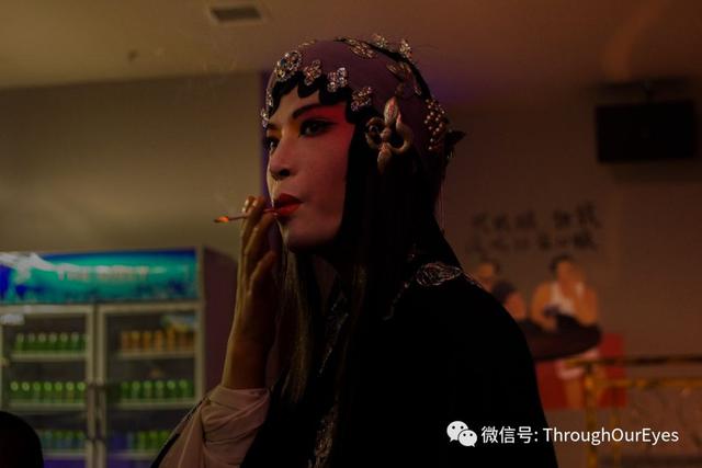 你见过哪些有趣的反串照片? 第5张