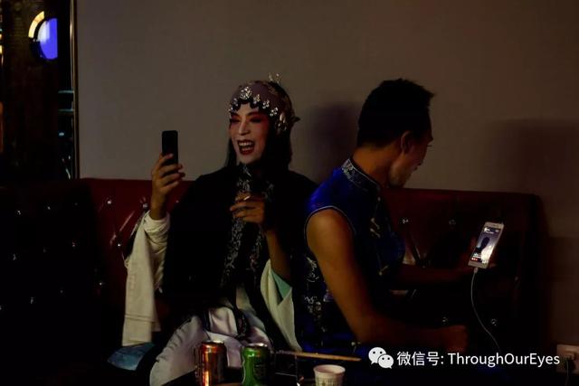 你见过哪些有趣的反串照片? 第6张