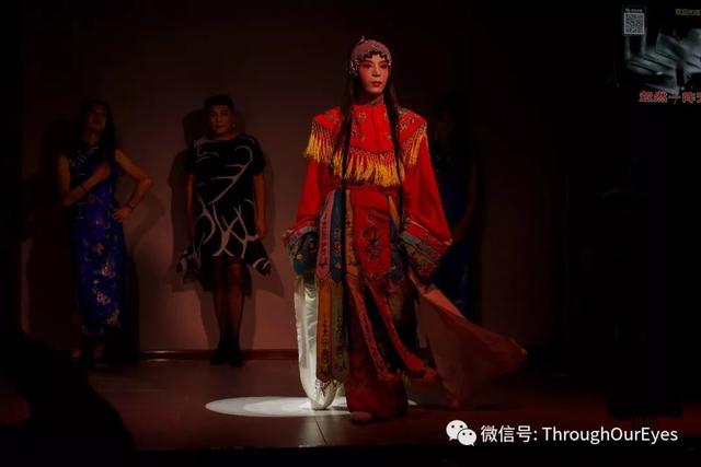你见过哪些有趣的反串照片? 第13张