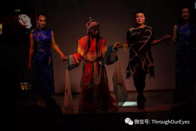 你见过哪些有趣的反串照片? 第15张