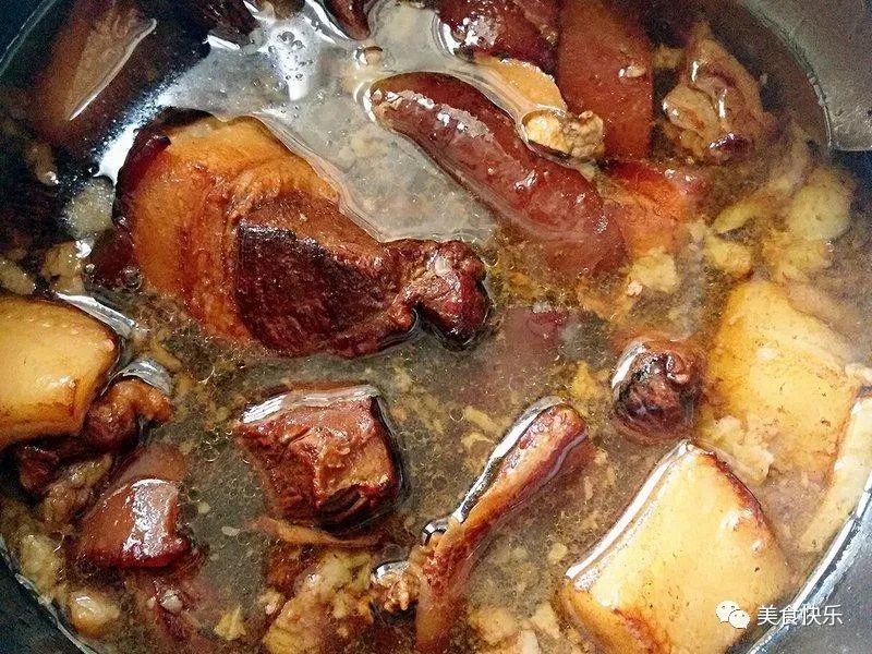 老陕的心头好,西安特色美食肉夹馍,白吉饼与腊汁肉的完美结合 第9张