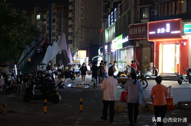 西安高新打工人的加油站高新打工人的加油站包围大都荟的夜摊 第10张