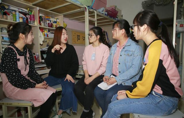 西安高校封校女大学生自制麻将,“幺鸡”成亮点,网友:没了灵魂 第8张