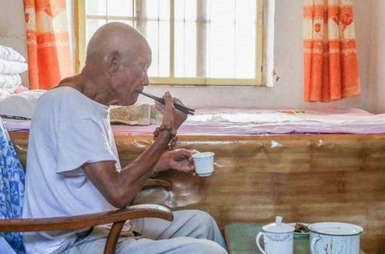 西安美食娱乐养生哥「西安大爷今年88岁」 第2张