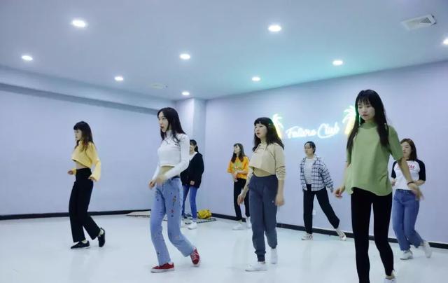 西安街舞的先行者,西安街舞教室,从不缺爱玩的年轻人 第24张