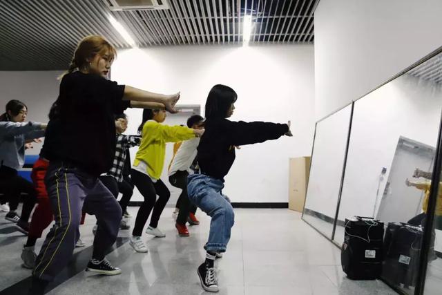 西安街舞的先行者,西安街舞教室,从不缺爱玩的年轻人 第18张