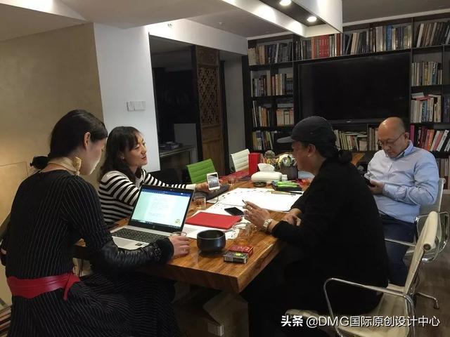 西安公园休闲靠背的设计师张文广「张文广张总与徐波老师相识、共事二十余年中国国际家具展」  第4张