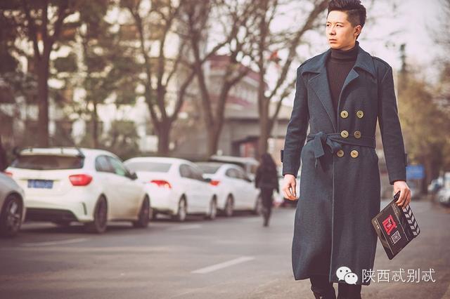 忒色街拍｜一身随性一览：西安休闲休闲白色店哪家好「忒色街拍人气最旺的潮男帅气男来袭，潮男帅气男来袭」  第12张