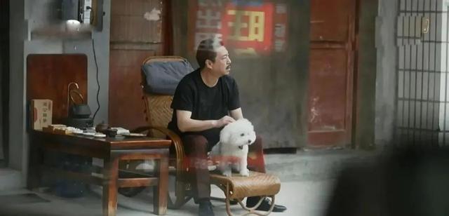 西安男士斜挎包带是两边黑中间白是什么牌子的西安男士「《西安男士斜挎休闲包》」  第6张
