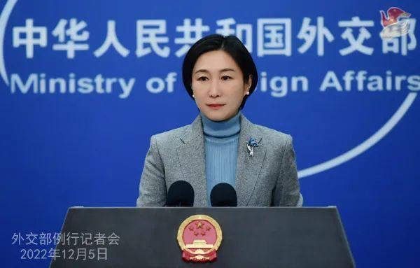 江泽民同志遗体送别「习近平等党和国家领导同志亲属向江泽民同志作最后的诀别」  第18张