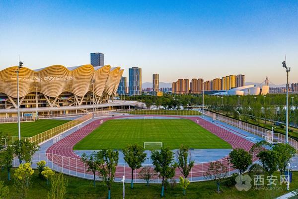 网曝光热度超30亿，西安奥体中心吸引了6万人「2022和平精英职业联赛总决赛（pel）春季赛总决赛圆满举办」  第2张