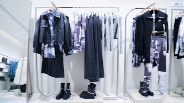 西安探店|ur，时尚的表达方式「西安休闲服饰市场报价多少2、西安休闲服饰市场报价」  第14张
