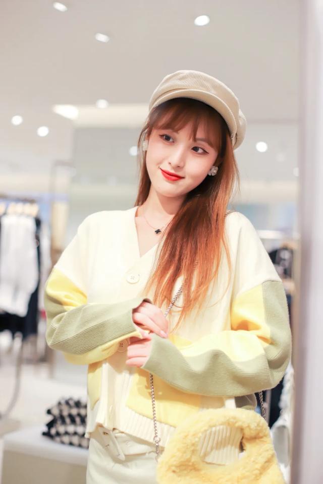 西安探店|ur，时尚的表达方式「西安休闲服饰市场报价多少2、西安休闲服饰市场报价」  第25张