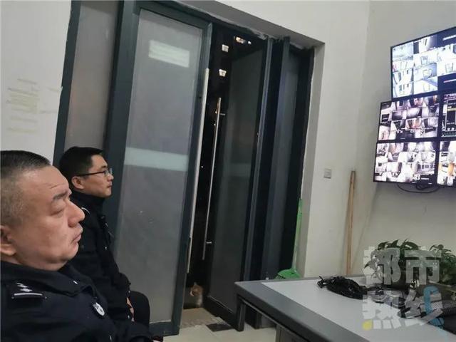 西安公安浐灞分局辛家庙派出所民警一夜蹲守一夜蹲守「西安休闲手表批发市场在哪…」  第3张