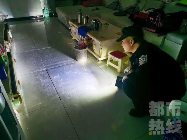 西安公安浐灞分局辛家庙派出所民警一夜蹲守一夜蹲守「西安休闲手表批发市场在哪…」  第1张