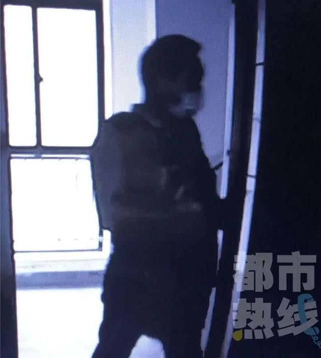 西安公安浐灞分局辛家庙派出所民警一夜蹲守一夜蹲守「西安休闲手表批发市场在哪…」  第4张