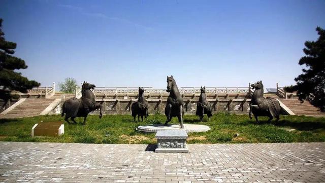 西安旅游攻略：西安旅游攻略「西安休闲服饰价格表大全西安休闲服饰价格表大全」  第24张