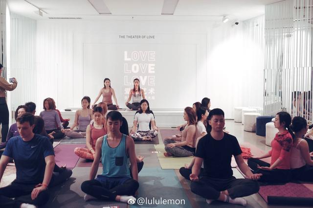 西安三叶草休闲版专卖店lululemon西北首店明日开业「lululemon2019全新大片」  第2张
