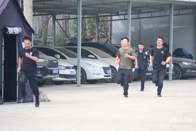 雁塔分局巡特警大队开展强化民辅警的日常训练工作「巡特警大队开展强化民辅警日常训练」  第6张