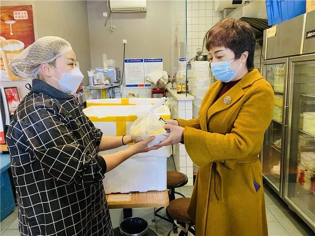 西安疫情来势汹汹，但并没有吓倒这座古城「西安市第八医院骨科病院50名医护人员主动递shang请愿书」  第9张