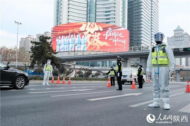 西安疫情来势汹汹，但并没有吓倒这座古城「西安市第八医院骨科病院50名医护人员主动递shang请愿书」  第12张
