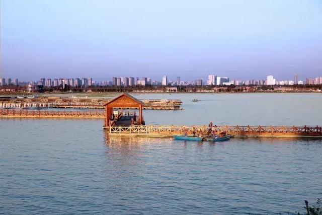 西安陂湖水系生态文化区[需手动填充]陂湖水系生态文化区10月1日开园「西安旅游攻略丨萯阳湖·昆明池·七夕公园」  第1张