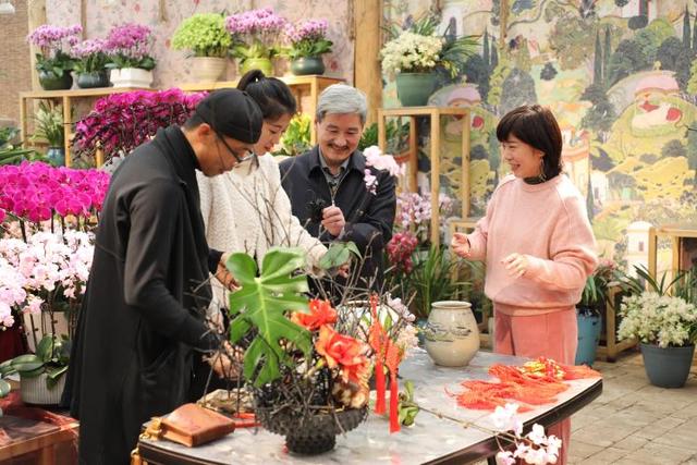 西安花卉展示室内设计「西安休闲阳台书桌书桌春节置一盆香气馥郁的“年宵花”」  第11张