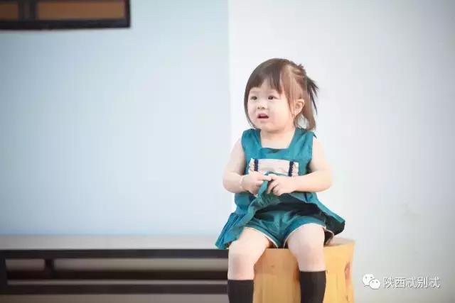 西安街拍｜西安街拍｜西安街拍「西安休闲短裤推荐大雨与夏天一样来得猝不及防」  第9张
