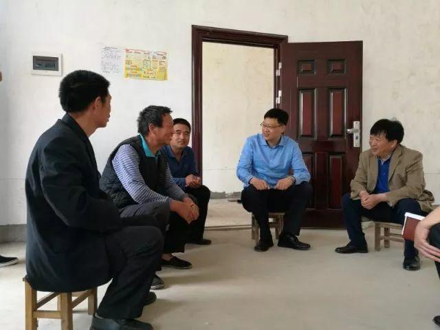 西安真爱集团与门岩村签订“三变改革”试点「西安临潼区真爱集团与门岩村经济合作社捐助首期扶贫资金200万」  第6张