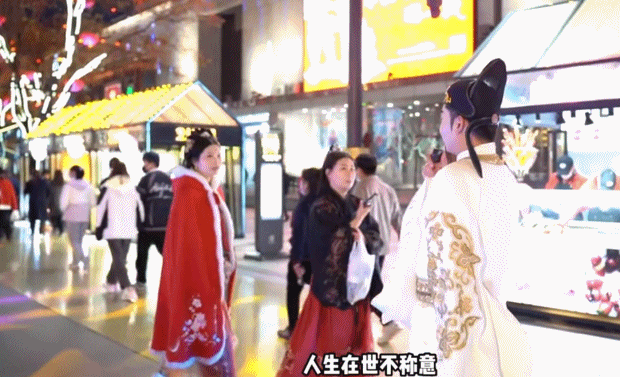 火成了“国产版环球影城”？被挤爆的西安大唐不夜城-第18张图片