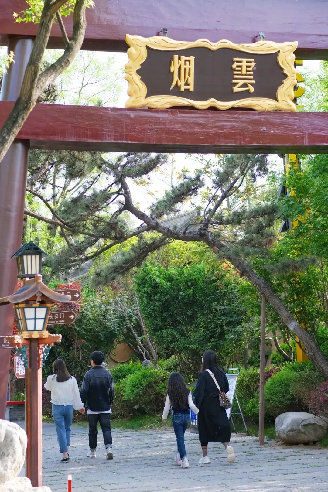 被吹到唐朝的网红风绊了个踉跄?快去西安仿古街区 第7张
